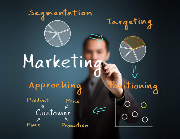 Consultant marketing đồng hành cùng doanh nghiệp trong việc xây dựng chiến lược, theo dõi dữ liệu và tối ưu Reels Marketing.